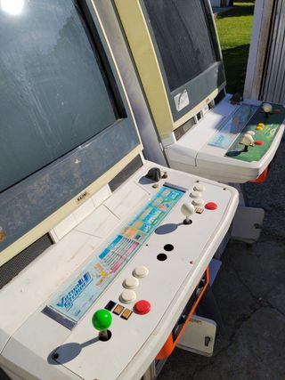 Lote 
2 máquinas recreativas Sega Naomi