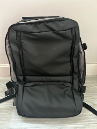 Mochila viaje negra