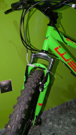Bicicleta verde fluor