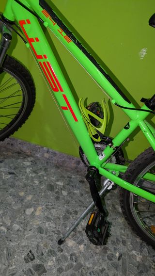 Bicicleta verde fluor