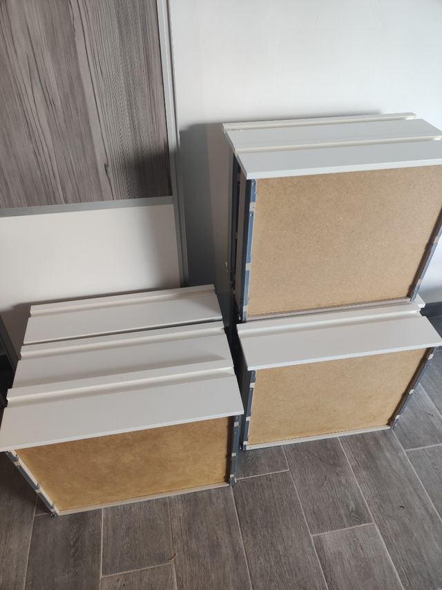  8 Cajones blancos de madera