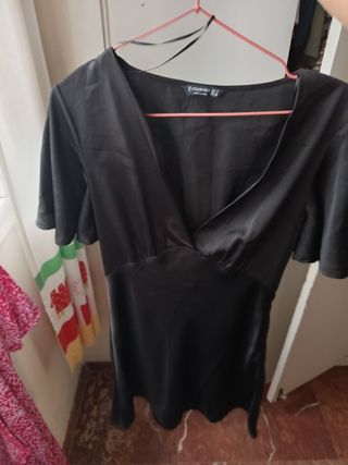 Vestido negro Stradivarius S