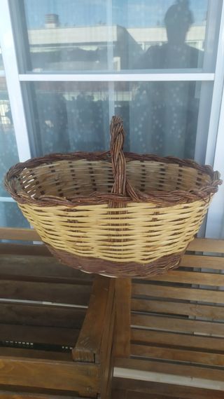Cesta mimbre marrón-beige