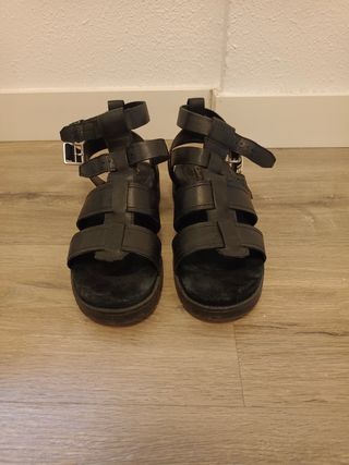Sandalias romanas negras