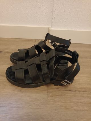 Sandalias romanas negras