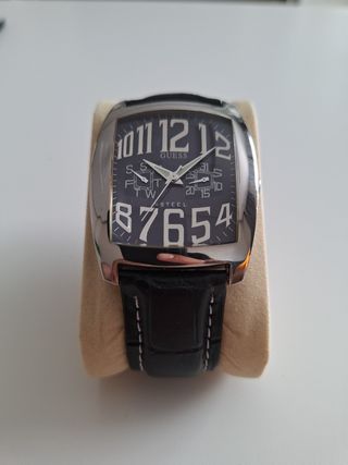 Reloj Guess - Acero y Piel.