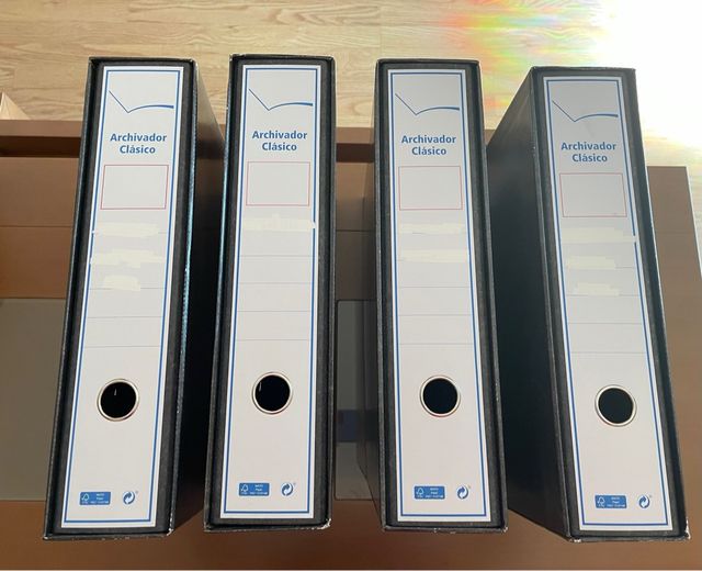 4 Archivadores de cartón de 2 anillas