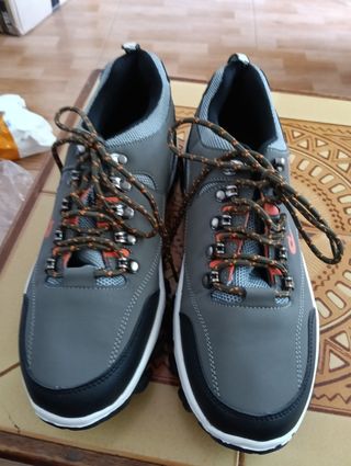 Zapatillas trekking grises
