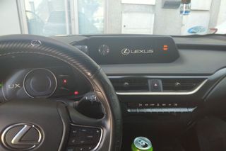 Lexus UX 2019