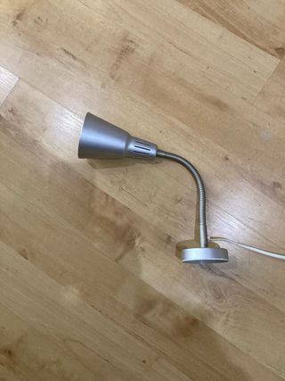 Lámpara aplique metalica orientable