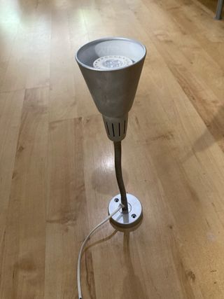 Lámpara aplique metalica orientable