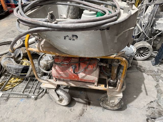 Máquina proyectar yeso usada. pulzmeister. c