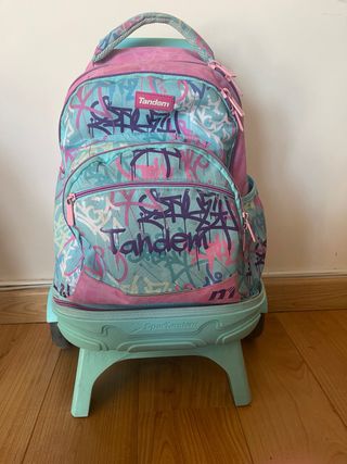 Mochila escolar Tandem ruedas. Buen estado.