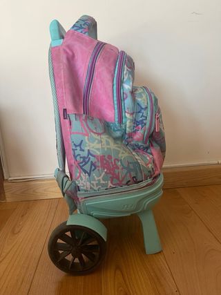 Mochila escolar Tandem ruedas. Buen estado.