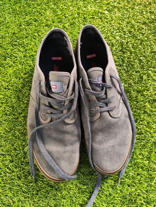 Zapatillas Globe Gris - usadas