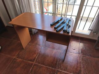 Escritorio madera marrón