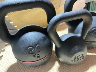 Kettlebells 20kg & 8kg - pesas rusas
