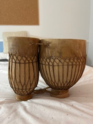 2 tamburi antichi in pelle