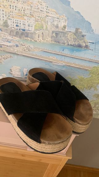 Sandalias negras esparto