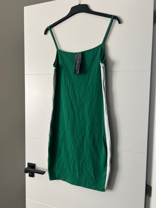 Vestido verde ajustado