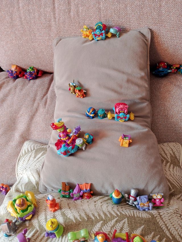 SuperThings: muchas figuras coleccionables
