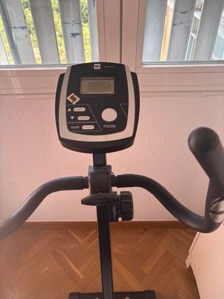 Bicicleta estática BH - nunca usada