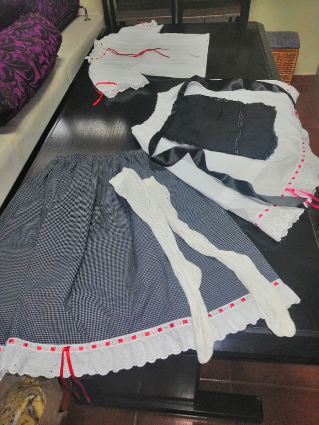 Traje espigadora blanco y negro