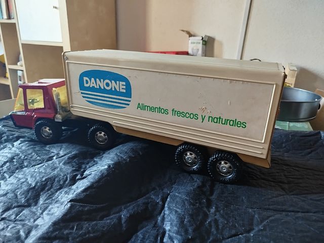 Juguete Camión Danone vintage