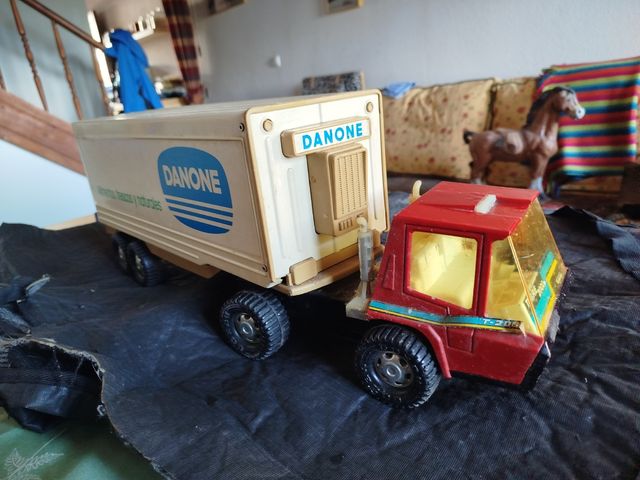 Juguete Camión Danone vintage