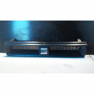 Rejilla paragolpes central Seat Toledo II 
