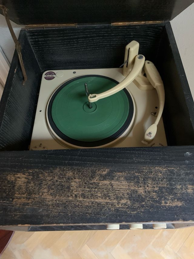 Tocadiscos antiguo - Radio no funciona pero creo f