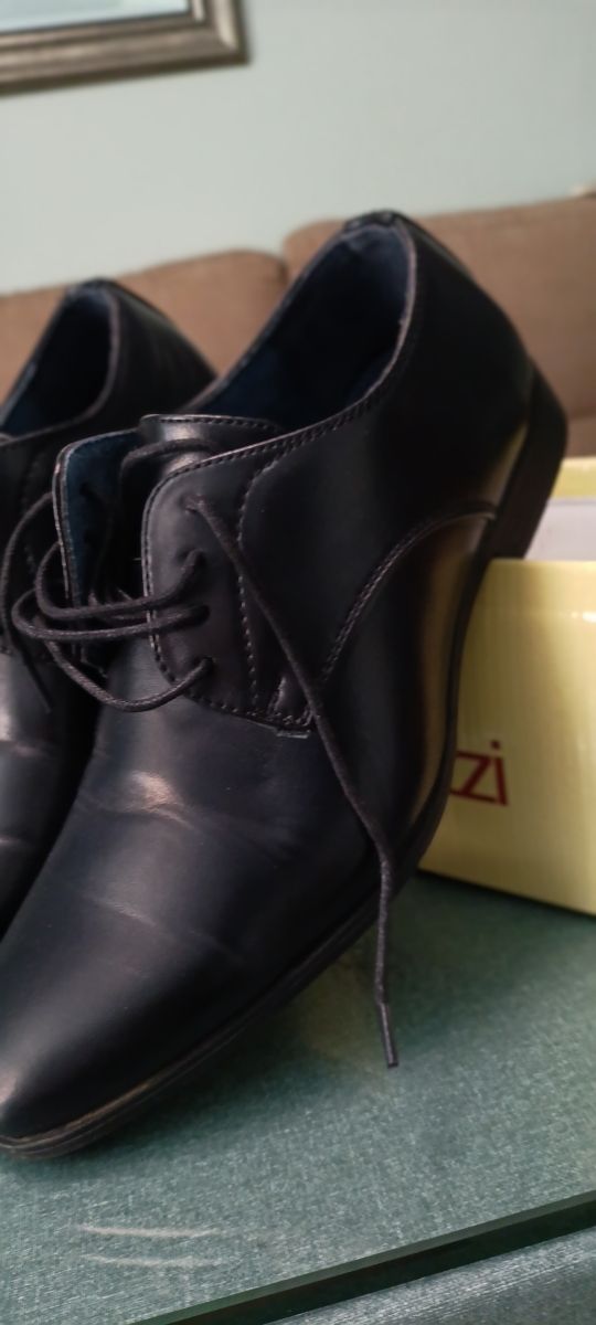Zapatos negros vestir cordones