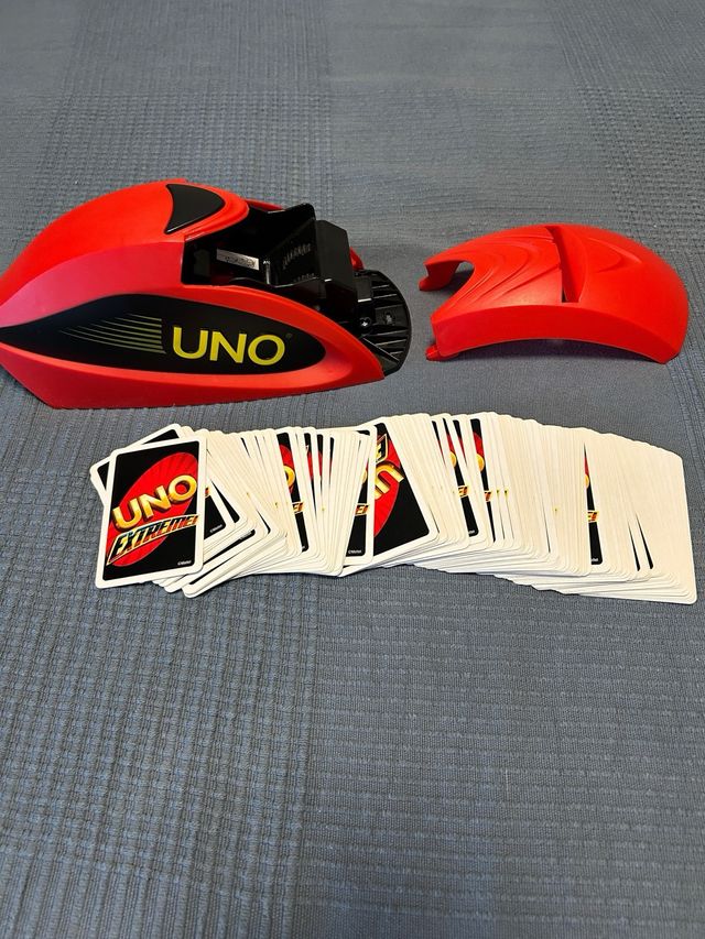 UNO Attack - Lanzador de cartas