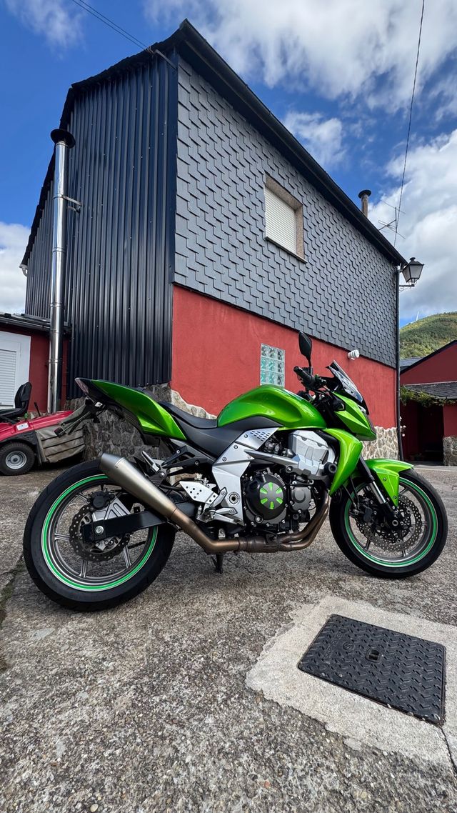 Kawasaki Z750 - Moto Verde