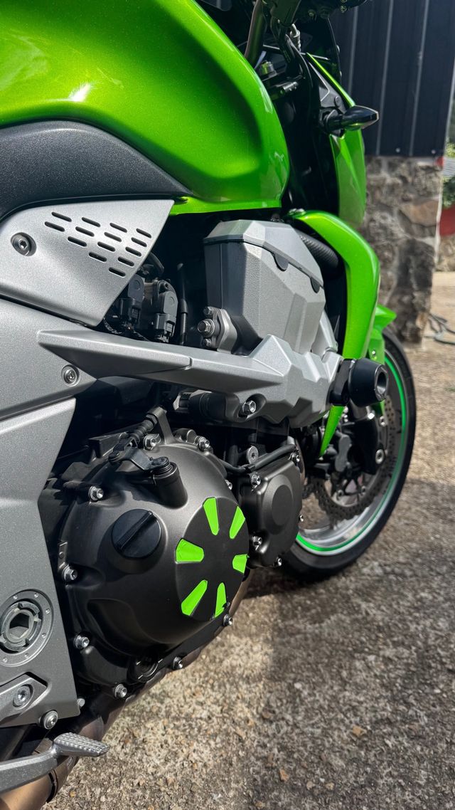 Kawasaki Z750 - Moto Verde