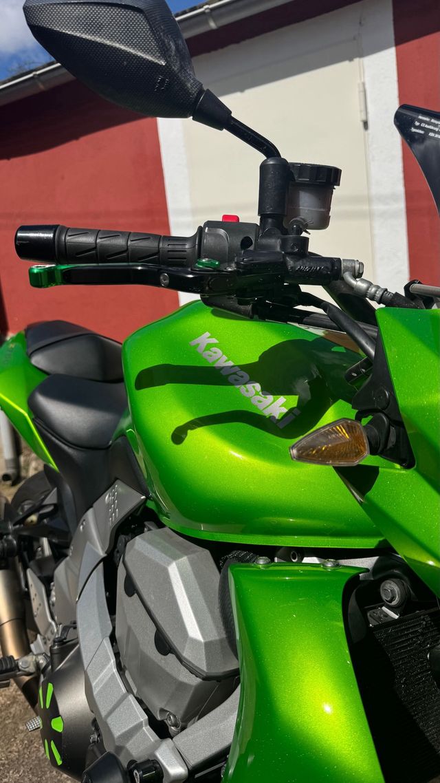 Kawasaki Z750 - Moto Verde
