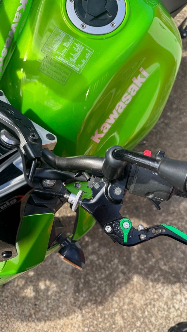 Kawasaki Z750 - Moto Verde