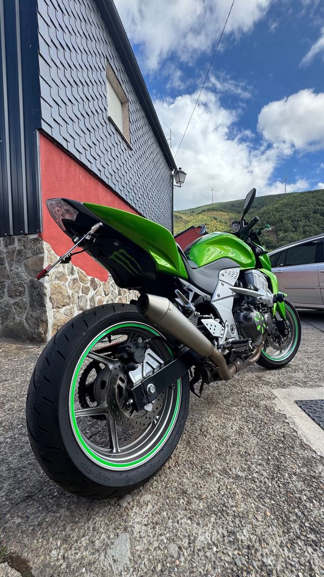 Kawasaki Z750 - Moto Verde