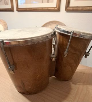 2 tamburi/bonghi in legno. Origine: Mauritania