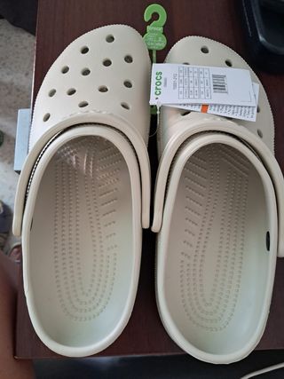 Crocs Classic - Beige - Talla 43-44