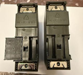 2 Moduli Siemens 6ES7322-1BL00-0AA0