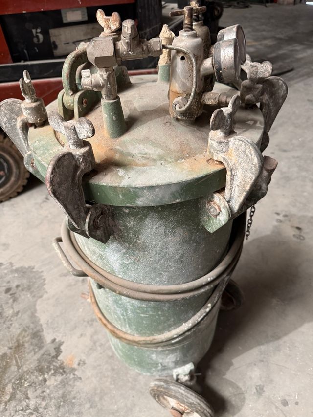 Calderín gotelé antiguo