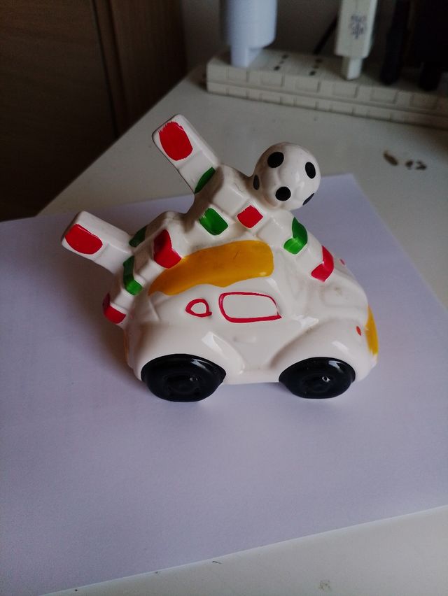 Salvadanaio auto vintage ceramica