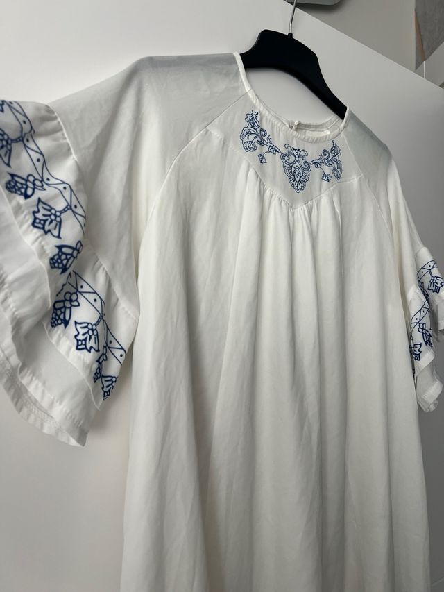 Vestido blanco bordado