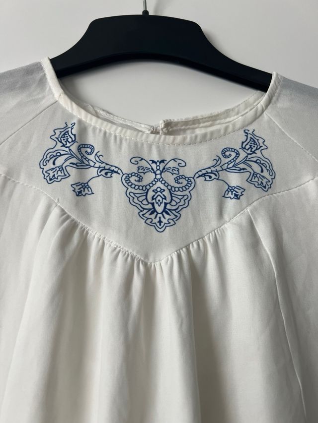Vestido blanco bordado