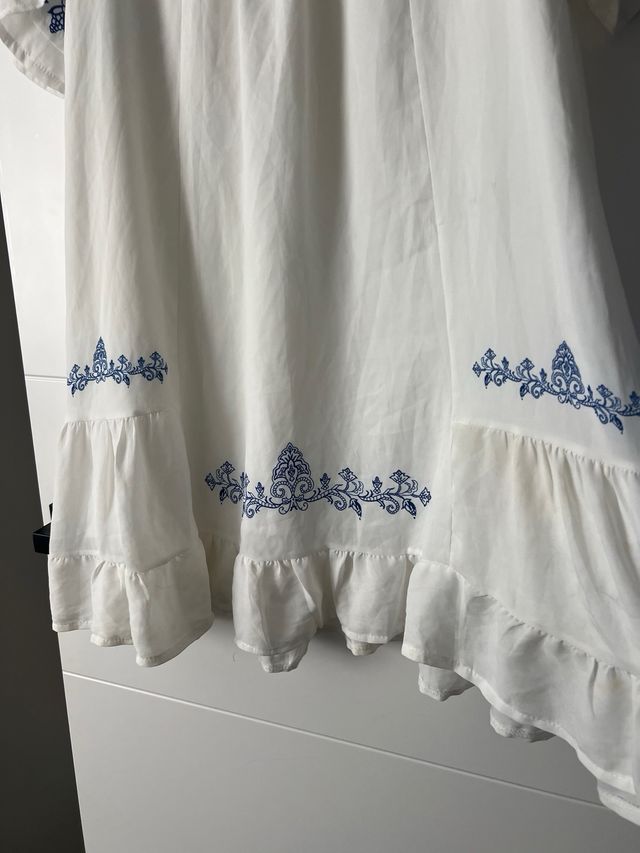 Vestido blanco bordado