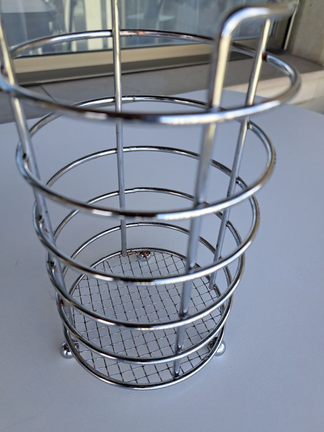 Escurridor de cubiertos metálico