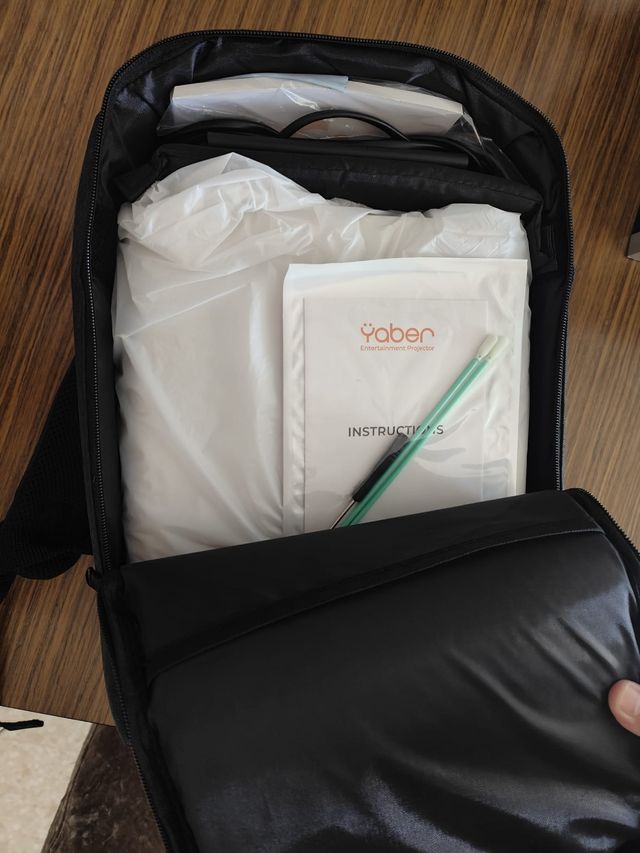 Proyector Yaber V7 1080 Negociable, escucho oferta