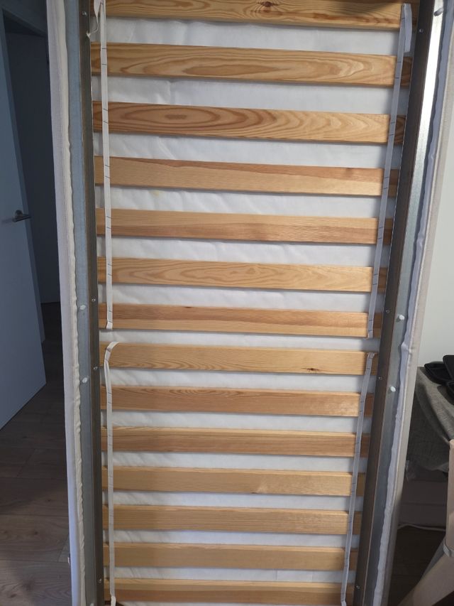 Cama (Somier + Colchon) IKEA: LYNGOR 90x200 beige