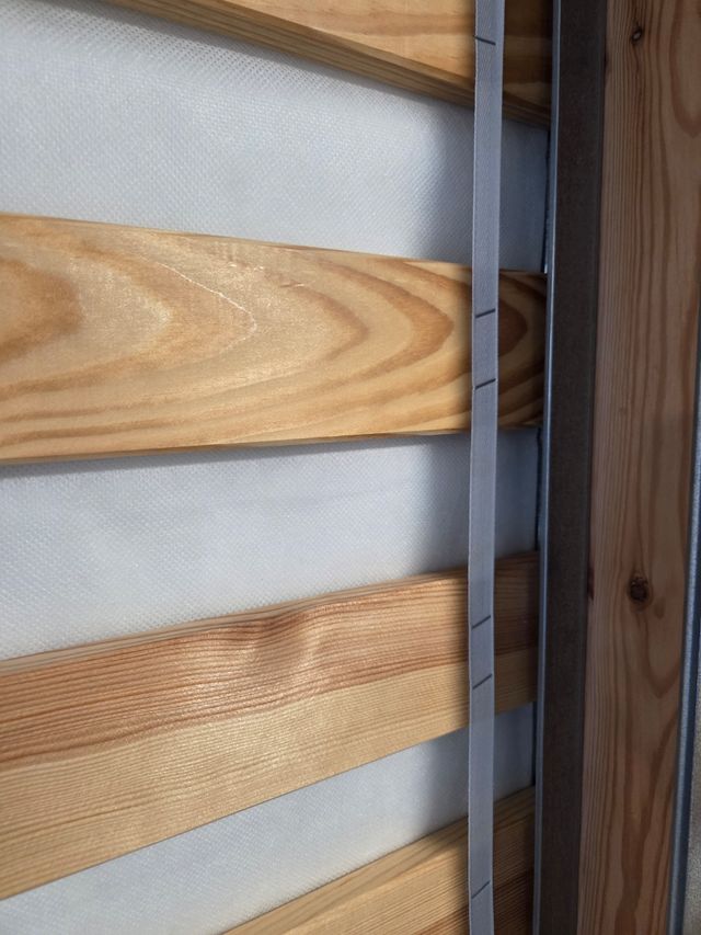 Cama (Somier + Colchon) IKEA: LYNGOR 90x200 beige